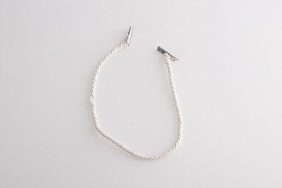 CORDE_AVEC_2_FERRETS_BASCULANTS_METALLIQUES copie CORDE_AVEC_2_FERRETS_BASCULANTS_METALLIQUES copie