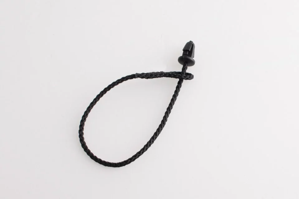 CORDE_AVEC_UNE_BOUCLE_SERTIE_ET_UN_EMBOUT_SURMOULE copie CORDE_AVEC_UNE_BOUCLE_SERTIE_ET_UN_EMBOUT_SURMOULE copie